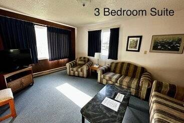 هتل Whale S Tail Guest Suites