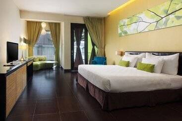 Mikie Holiday Resort &