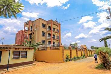 تختخواب و صبحانه Mbale Emperor S Motel