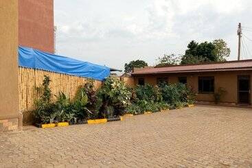 تختخواب و صبحانه Mbale Emperor S Motel