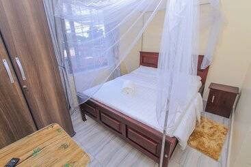 تختخواب و صبحانه Mbale Emperor S Motel
