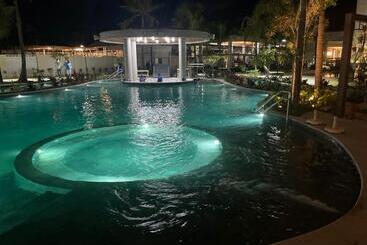 هتل Salinas Premium Resort