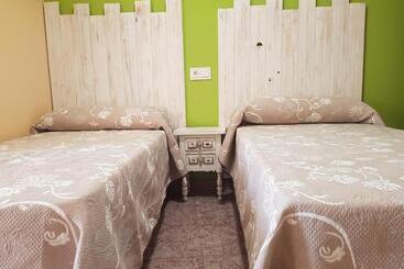 پانسیون Hostal Pabellón