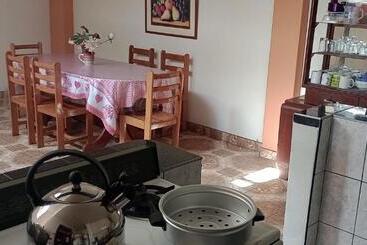 پانسیون Travelershouse Casa Hospedaje