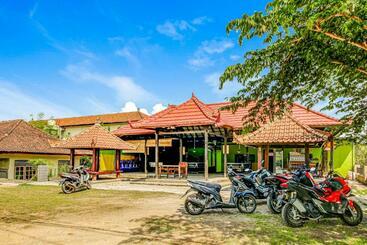 هتل Oyo 91053 Desa Wisata Gilimanuk