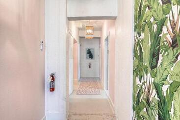 The Oleander Hotel Room 6