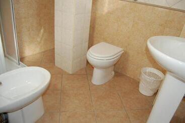 تختخواب و صبحانه C E Posto Per Te