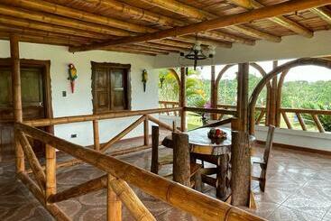 تختخواب و صبحانه Hacienda San Miguel Arcangel
