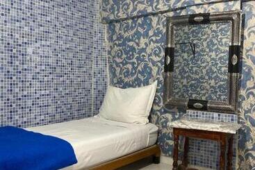 Hostel Essassi 23