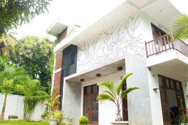پانسیون Venus Heaven Luxurious Villa