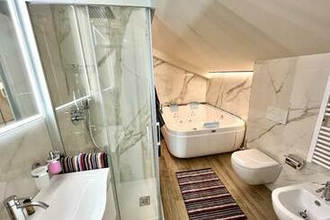 Vespasiani Suites & Apartments