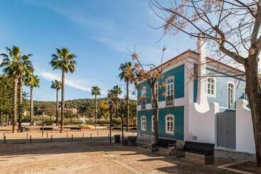 تختخواب و صبحانه La Maison Bleue Algarve