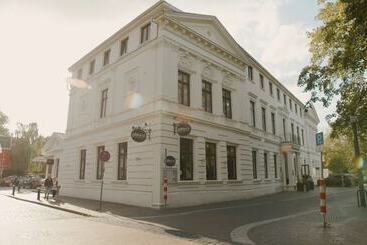 ホテル Am Schloss Aurich  Schlossresidenz