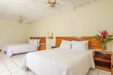 Crocodile Bay Resort