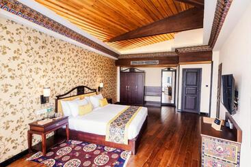 هتل Denzong Regency  Luxury Mountain Retreat Spa & Casino