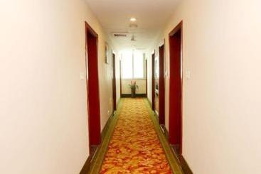 هتل Greentree Inn Jinhua Railway Station Express