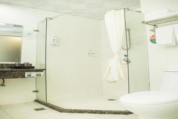 هتل Greentree Inn Jinhua Railway Station Express