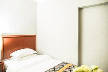 هتل Greentree Inn Jinhua Railway Station Express