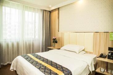 هتل Greentree Inn Jinhua Railway Station Express