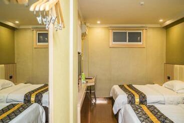 هتل Greentree Inn Jinhua Railway Station Express