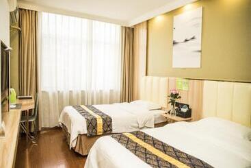 هتل Greentree Inn Jinhua Railway Station Express