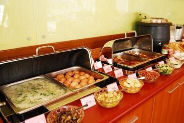 هتل Greentree Inn Yancheng Station