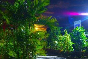هتل Madang Star International