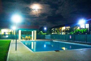 هتل Madang Star International