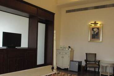 هتل Merwara Estate  A Luxury Heritage Resort