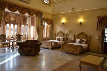 هتل Merwara Estate  A Luxury Heritage Resort