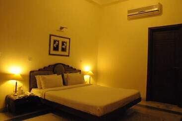 هتل Merwara Estate  A Luxury Heritage Resort