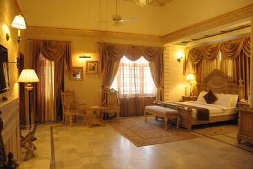 هتل Merwara Estate  A Luxury Heritage Resort