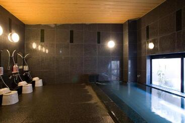 هتل Route Inn Nanao Ekihigashi
