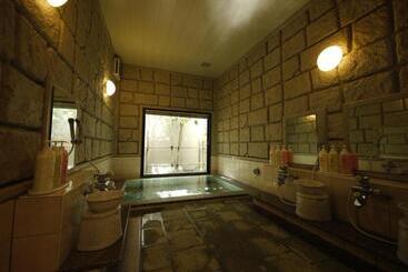 هتل Route Inn Tokoname Ekimae