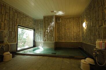 هتل Route Inn Tokoname Ekimae