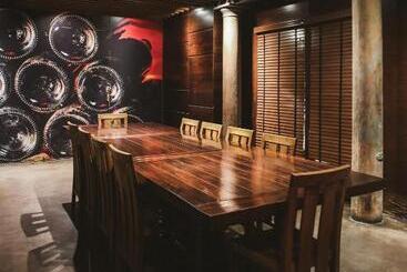 هتل Loft Osteria By Sagardi
