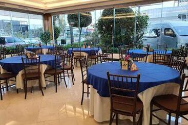 هتل Villa Florida Puebla