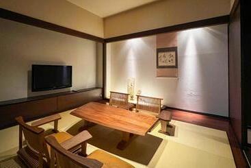 Lake Shikotsu Tsuruga Resort Spa Mizu No Uta