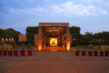 استراحتگاه Lemon Tree Hotel, Tarudhan Valley, Manesar