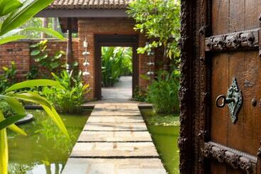 Курорт Reef Villa