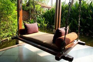 Курорт Reef Villa