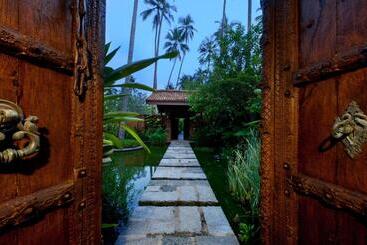 Курорт Reef Villa