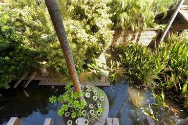 Курорт Reef Villa