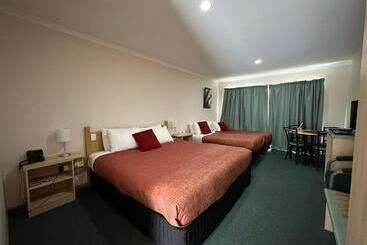 Rose Garden Motel