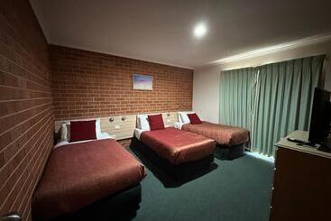 Rose Garden Motel