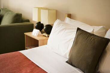 Rose Garden Motel