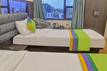 Treebo Trend Hotel Dua Continental