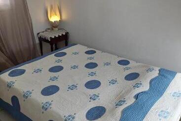 تختخواب و صبحانه Maison Jean