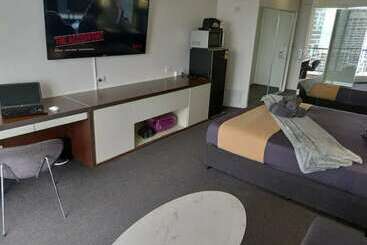 هتل Your Stay In Surfers