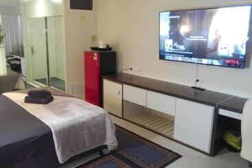 هتل Your Stay In Surfers